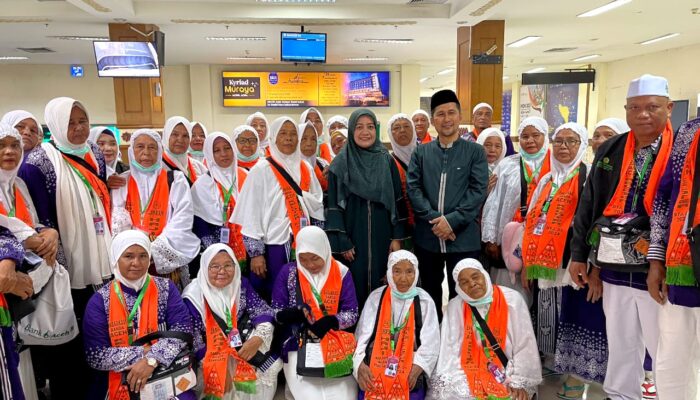 Pj Bupati Sambut Kedatangan 114 Calhaj Agara Di Bandara SIM