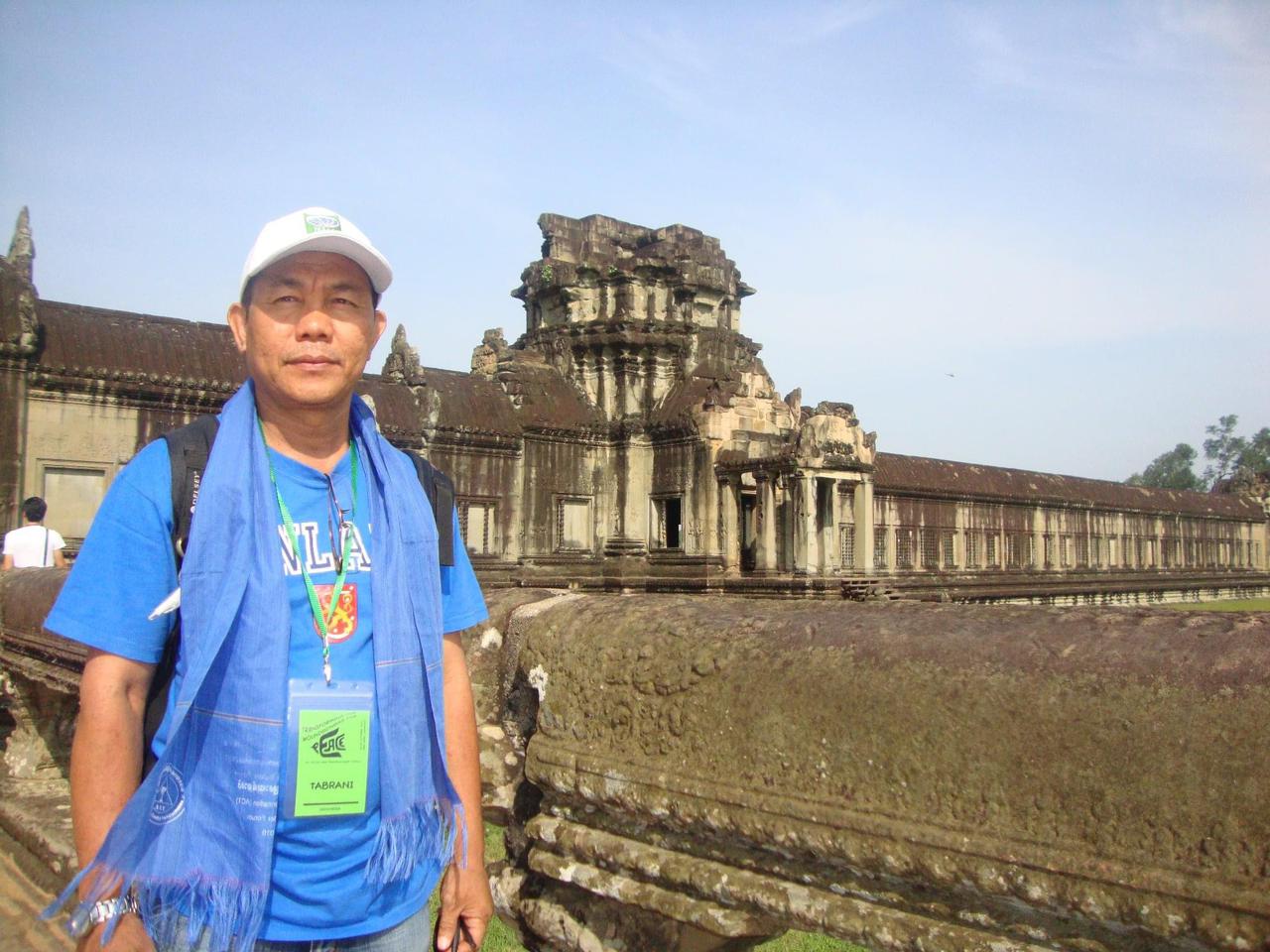 Sarjana Dalam Gendongan