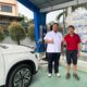 Acen, pemilik kendaraan listrik mengaku puas melakukan pengisian daya di SPKLU PLN UP3 Binjai dengan pelayanan yang baik serta fasilitas yang nyaman selama proses pengisian daya.