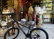 Siswi SMAN 3 Bireuen Berjalan Kaki 4,3 Km Ke Sekolah