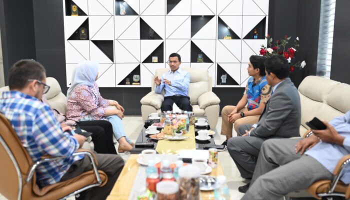 Aliran Listrik Kembali Normal, Manager PLN Banda Aceh Temui Ketua Dewan