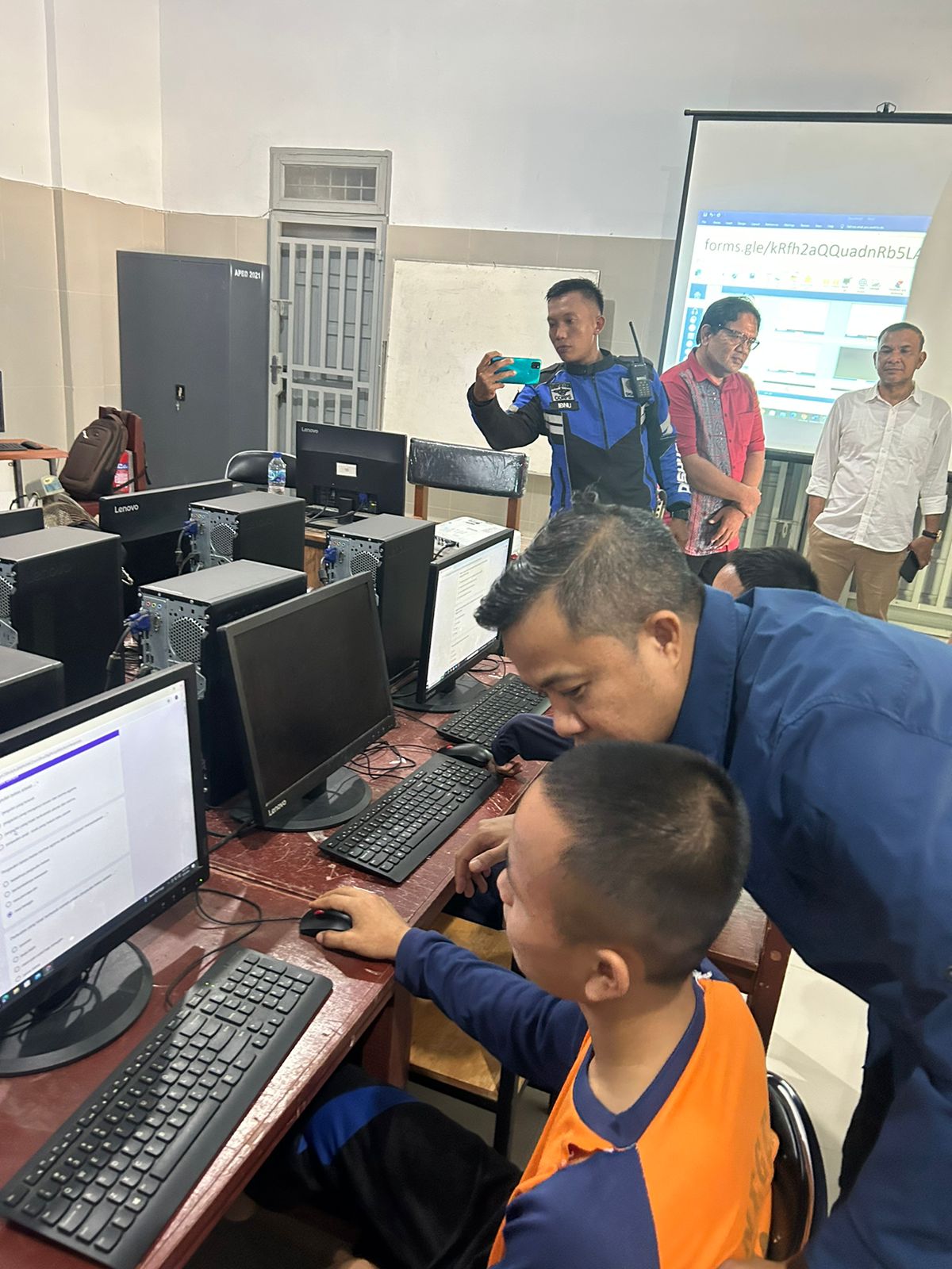 Pj Wali Kota Tinjau Pelaksanaan UAS Secara Digital Di Sekolah Tebingtinggi