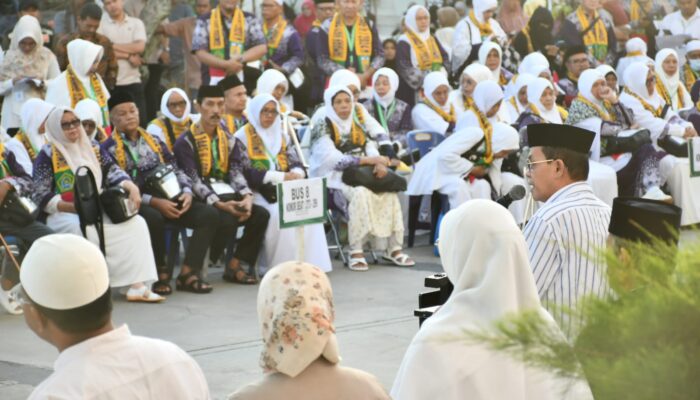 Pj Wali Kota Lepas 385 Calhaj Banda Aceh Menuju Tanah Suci Makkah