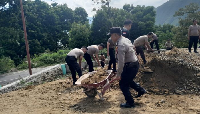 Sambut HUT Ke-78 Bhayangkara, Polres Samosir Baksos Di Masjid Dan Gereja