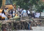 Peringati Hari Lingkungan Hidup Sedunia, Warga Labuan Lakukan Aksi Bersih Pantai