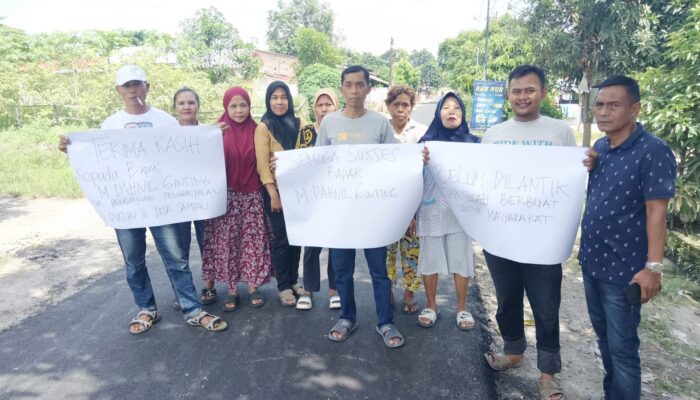 Perjuangkan Pengaspalan Jalan Di Desa Sampali, Warga Terima Kasih Ke Dahnil Ginting