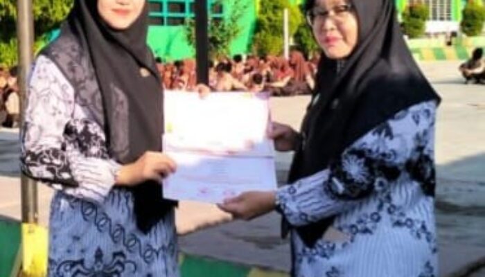 Guru MTsN 1 Padangsidimpuan Raih Medali FUSO 2024
