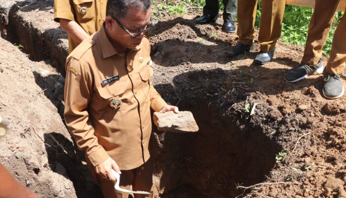 Bupati Meletakkan Batu Pertama Pembangunan Gedung Taman Bacaan Desa Simatibun