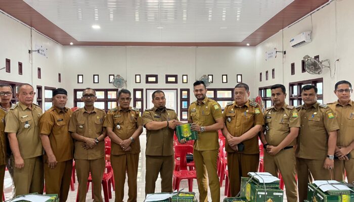 1.218 Kain Sarung Untuk Teungku Imuem Hingga Bilal Meunasah