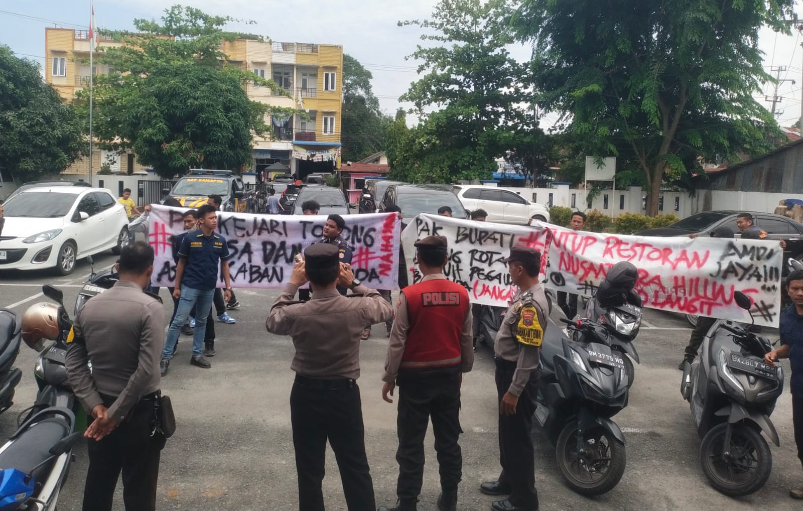 Dugaan Korupsi PBJT, Mahasiswa Demo Kejari, Kantor Bupati Dan Bapenda Deliserdang