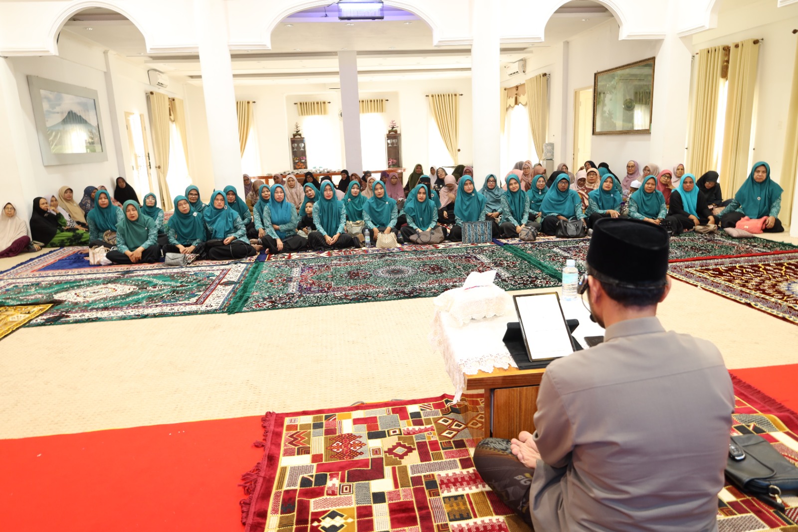 Ustadz Masrul Aidi Bahas Keutamaan Puasa Arafah Ustadz Masrul Aidi Bahas Keutamaan Puasa Arafah