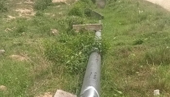 Awas Berbahaya, Jalur Pipa Minyak Pertamina EP Rantau ‘Mengular’ Di Permukaan Tanah