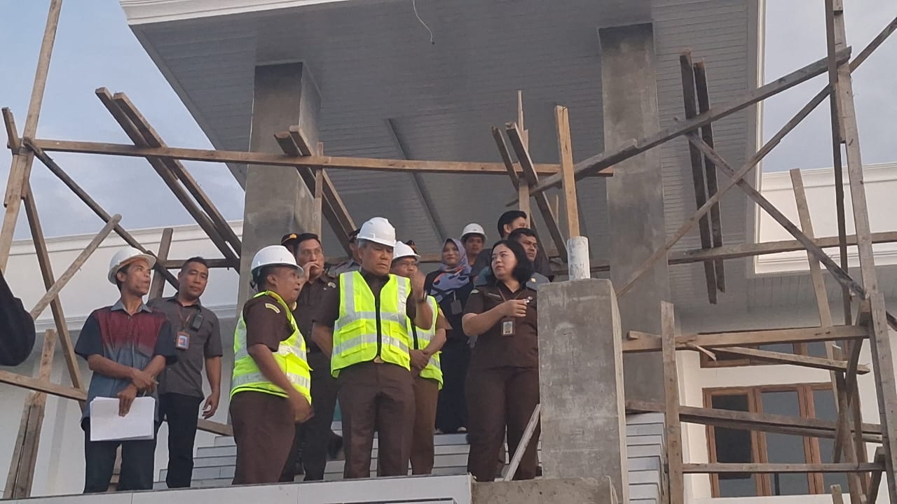 Kajatisu Tinjau Pembangunan Kantor Kejari Palas
