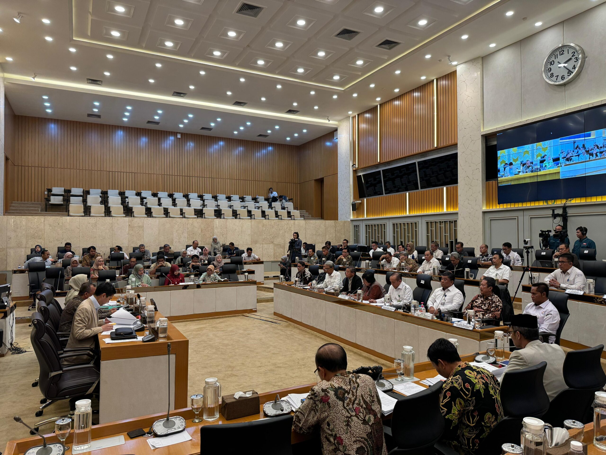 Pemerintah, DPR Dan DPD Sepakati Naskah RUU KSDAHE
