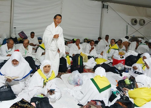 Foto-foto Jamaah Kloter 24 Embarkasi Medan Berkumpul Di Arafah