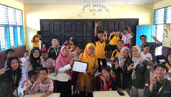 Edukasi Hidroponik Dan Cuci Tangan: Menanam Kebiasaan Sehat Di SD 