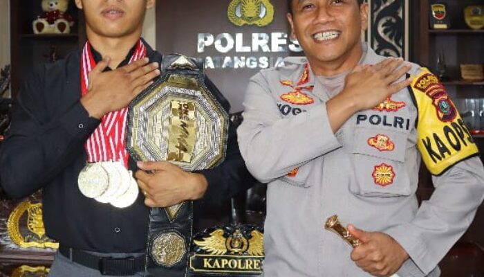Kapolres P. Siantar Terima Audiensi Atlet One Pride MMA Ronald Mastrana Siahaan
