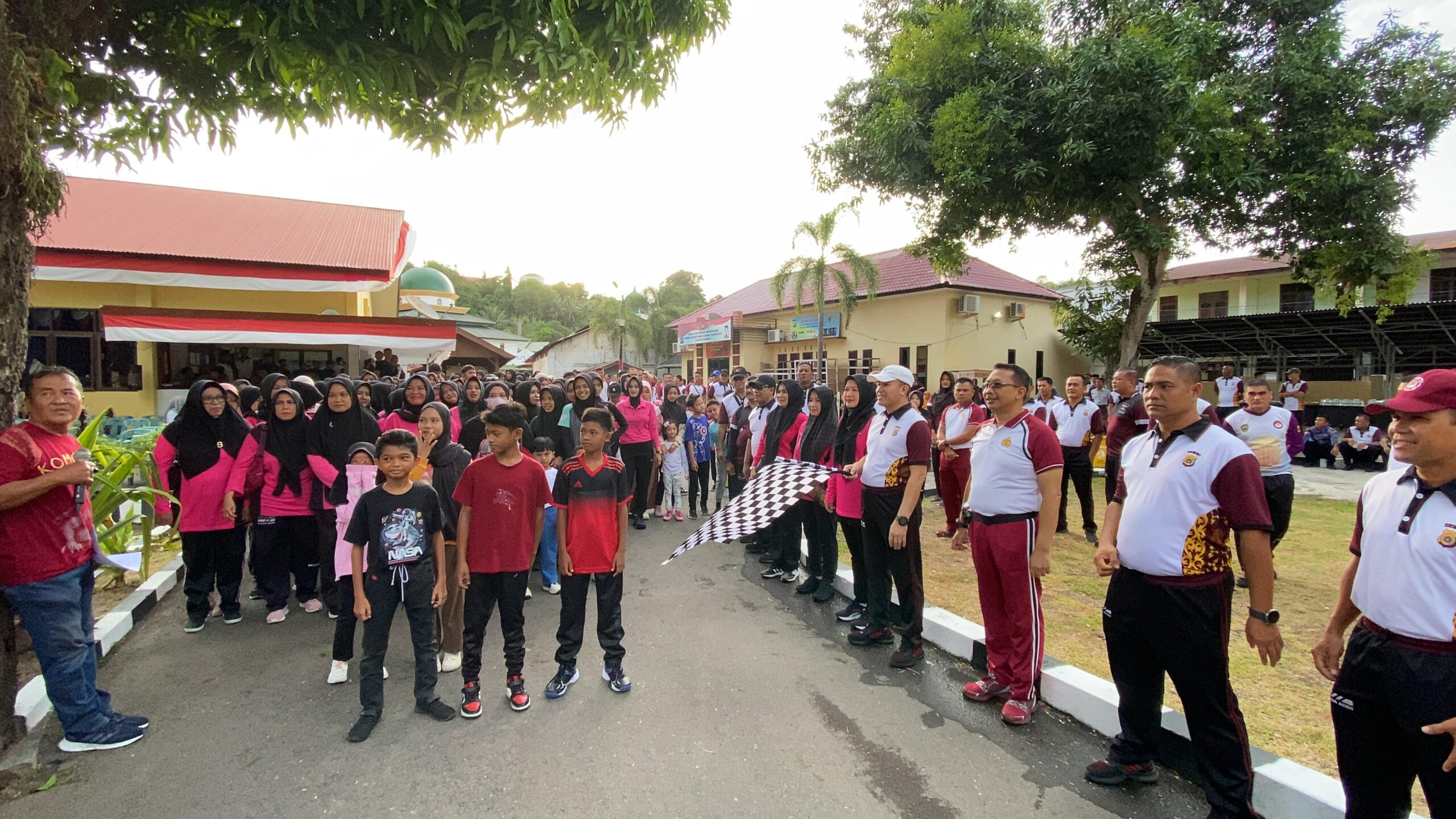 Jalan Santai Meriahkan HUT Ke-78 Bhayangkara Di Kota Sabang