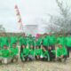 PARA pengurus IKA USU berfoto bersama pada peringatan Hari Lingkungan Hidup Sedunia Tahun 2024 dihadiri Ketua Umum IKA USU, Dr. Ir. H. Tengku Erry Nuradi, M.Si, di Desa Beras Basah, Pangkalan Susu, Langkat, Sabtu (22/6). Waspada/ist