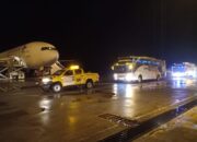 Pesawat Garuda Kloter 1 Mendarat Mulus Di KNIA