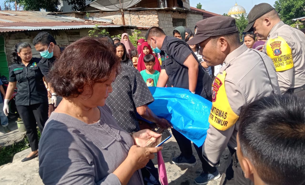 Juru Parkir Tewas Tertabrak Kereta Api
