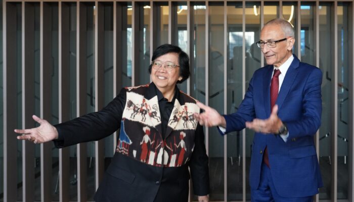 Menteri LHK Bertemu Penasehat Senior Presiden AS