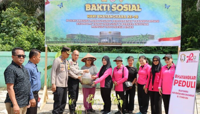 Dukung Ketahanan Pangan, Polres Tapteng Bantu Bibit Ternak