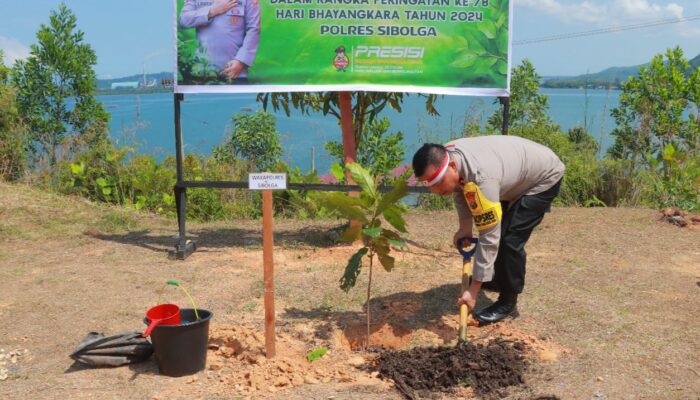 HUT Ke-78 Bhayangkara, Polres Sibolga Tanam 1.000 Pohon