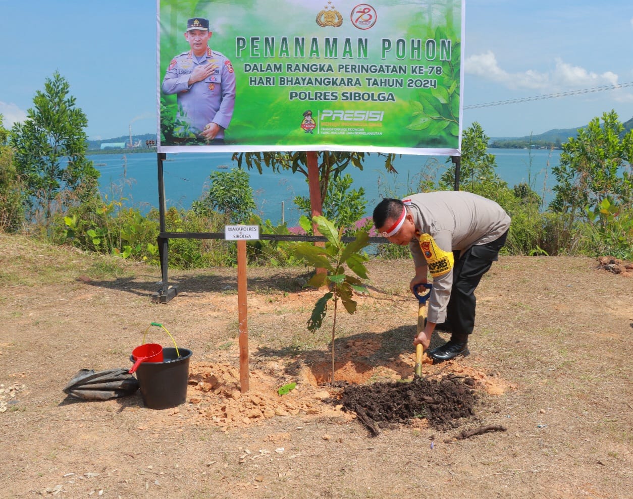 HUT Ke-78 Bhayangkara, Polres Sibolga Tanam 1.000 Pohon
