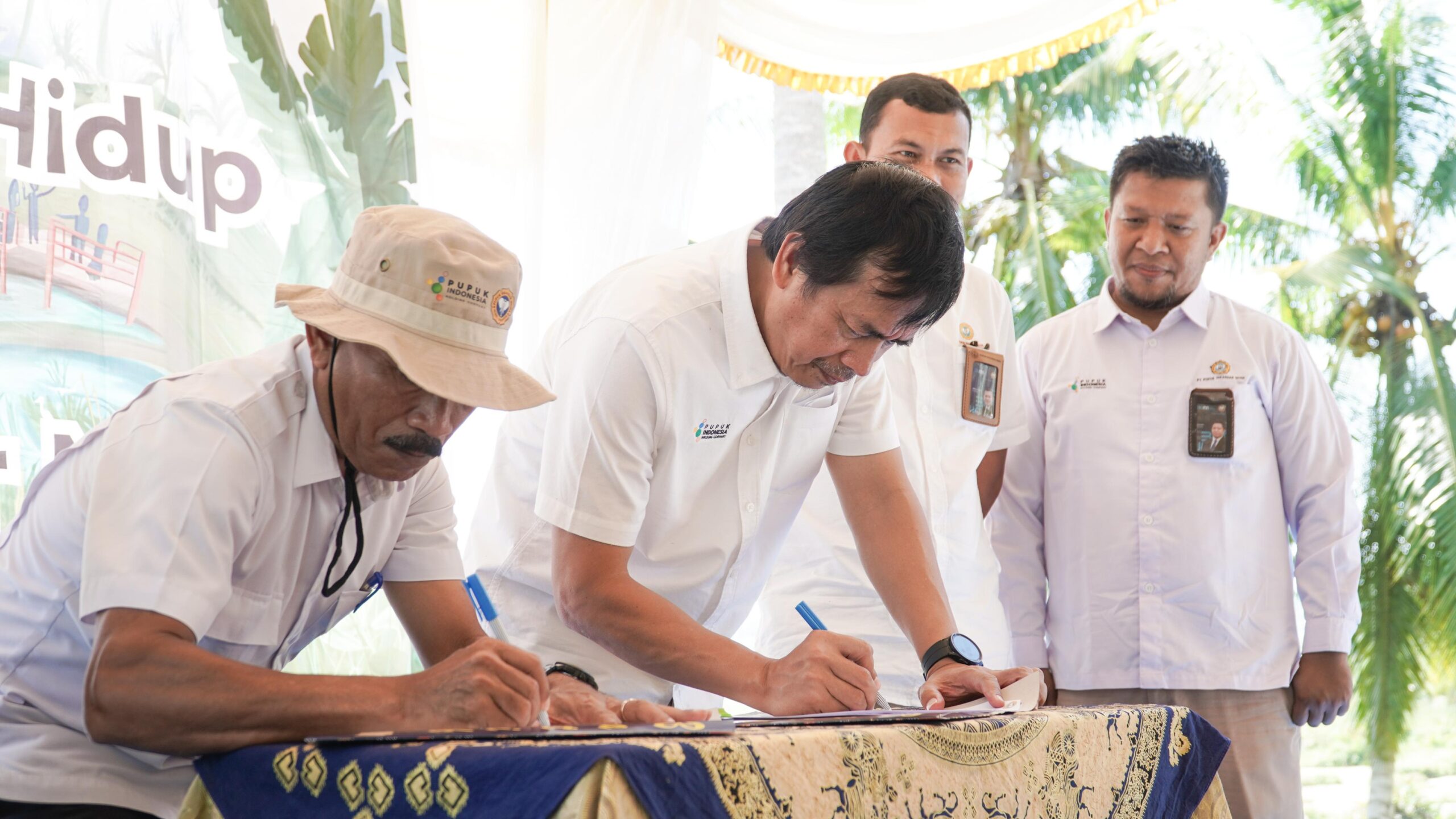 PT. PIM Tanam 1000 Pohon Dan Tebar 3000 Bibit Ikan Gabus Di Kawasan Ekoeduwisata Paya Nie PT. PIM Tanam 1000 Pohon Dan Tebar 3000 Bibit Ikan Gabus Di Kawasan Ekoeduwisata Paya Nie