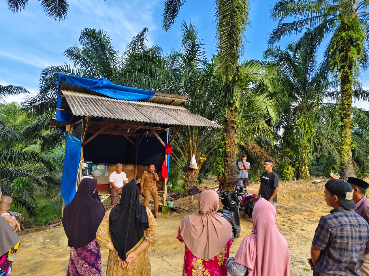 Warga Lae Pemualen Sesalkan Keberadaan Kandang Ternak Ayam