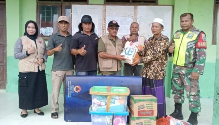 Pemkab Agara Serahkan Bantuan Ke Yayasan Darussalam