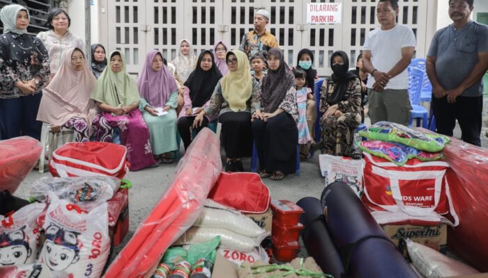 Wali Kota P. Siantar Tinjau Dan Bantu Korban Kebakaran
