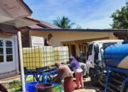 Pemkab Aceh Besar Suplai 16.000 Liter Air Bersih Ke Lhoknga