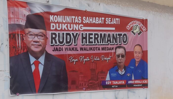 Warga Buat Spanduk Dengan Swadaya Sendiri Dukung Rudy Hermanto Bakal Calon Wakil Walikota