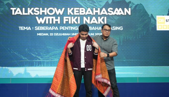 Fiki Naki Disambut Antusias Mahasiswa UMSU Berbagi Kiat Sukses Kuasai Bahasa Asing
