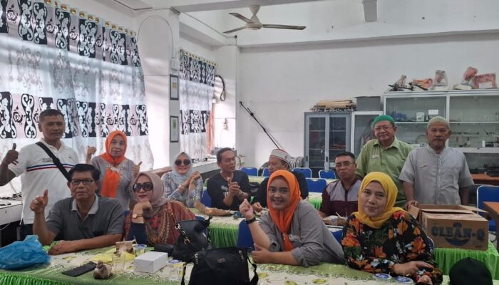 Pendistribusian Daging Kurban IKAL SMAN 6 Lancar
