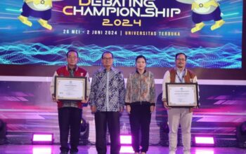 Sukses Selenggarakan NUDC 2024, UT Raih Penghargaan Kemendikbudristek
