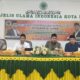 KETUA Umum MUI Kota Medan, Dr Hasan Matsum, MAg bersama dengan narasumber diacara Muzakarah Tuntunan Pengelolaan Hewan Qurban dan Permasalahannya di aula kantor MUI Kota Medan, Selasa (4/6). Waspada/Yuni Naibaho