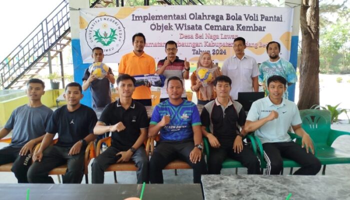 Tim PKM FIK Unimed Beri Pendampingan Permainan Bola Voli Pantai Bagi Remaja