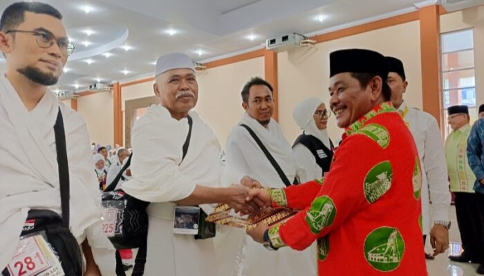 359 Calhaj Kloter 23 Menuju Tanah Suci