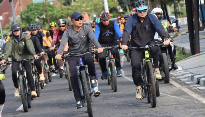 Bersepeda Santai, Kapolrestabes Medan Jalin Silaturahim Dan Hidup Sehat