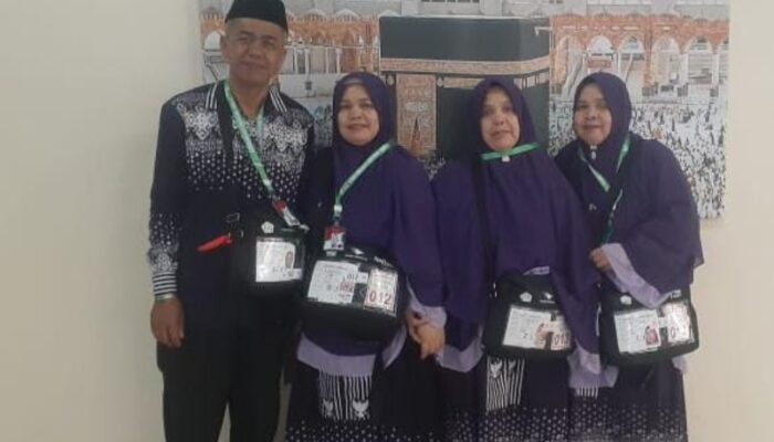 Kakak Beradik Dan Ipar Berangkat Bersama Ke Tanah Suci