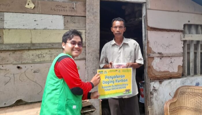 Yakesma Salurkan Daging Kurban Dari Pertamina Dan PT Tirta Medical Indonesia