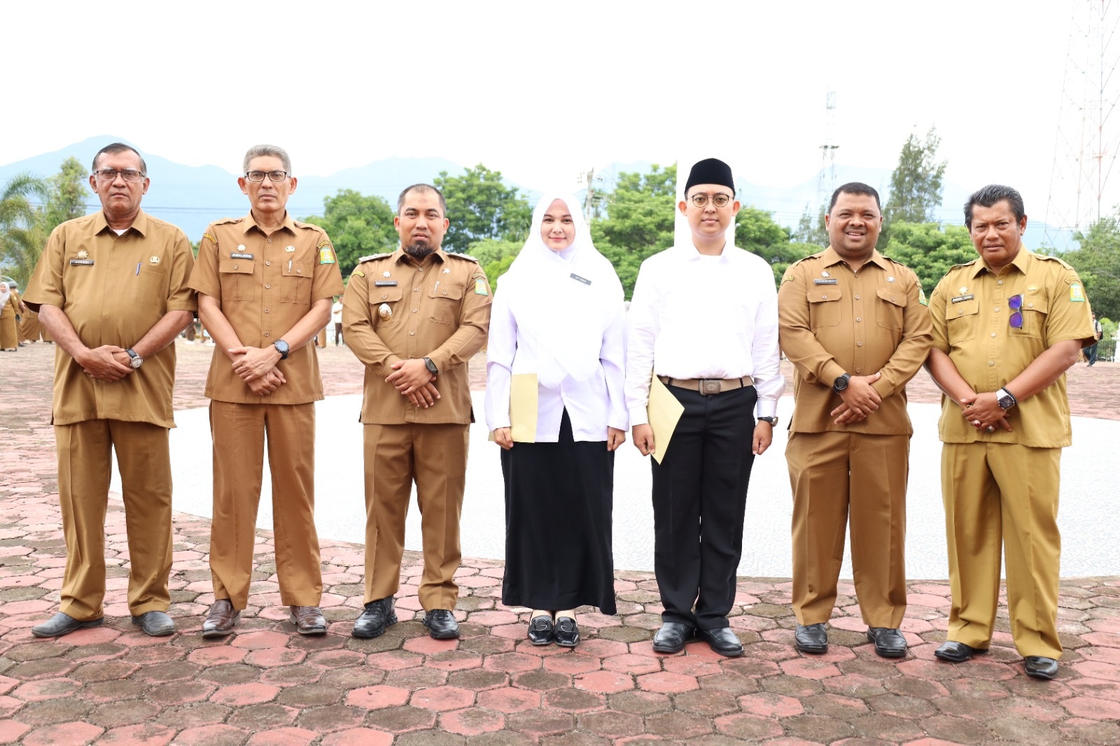 Pj Bupati Aceh Besar Serahkan 93 SK PPPK Pj Bupati Aceh Besar Serahkan 93 SK PPPK