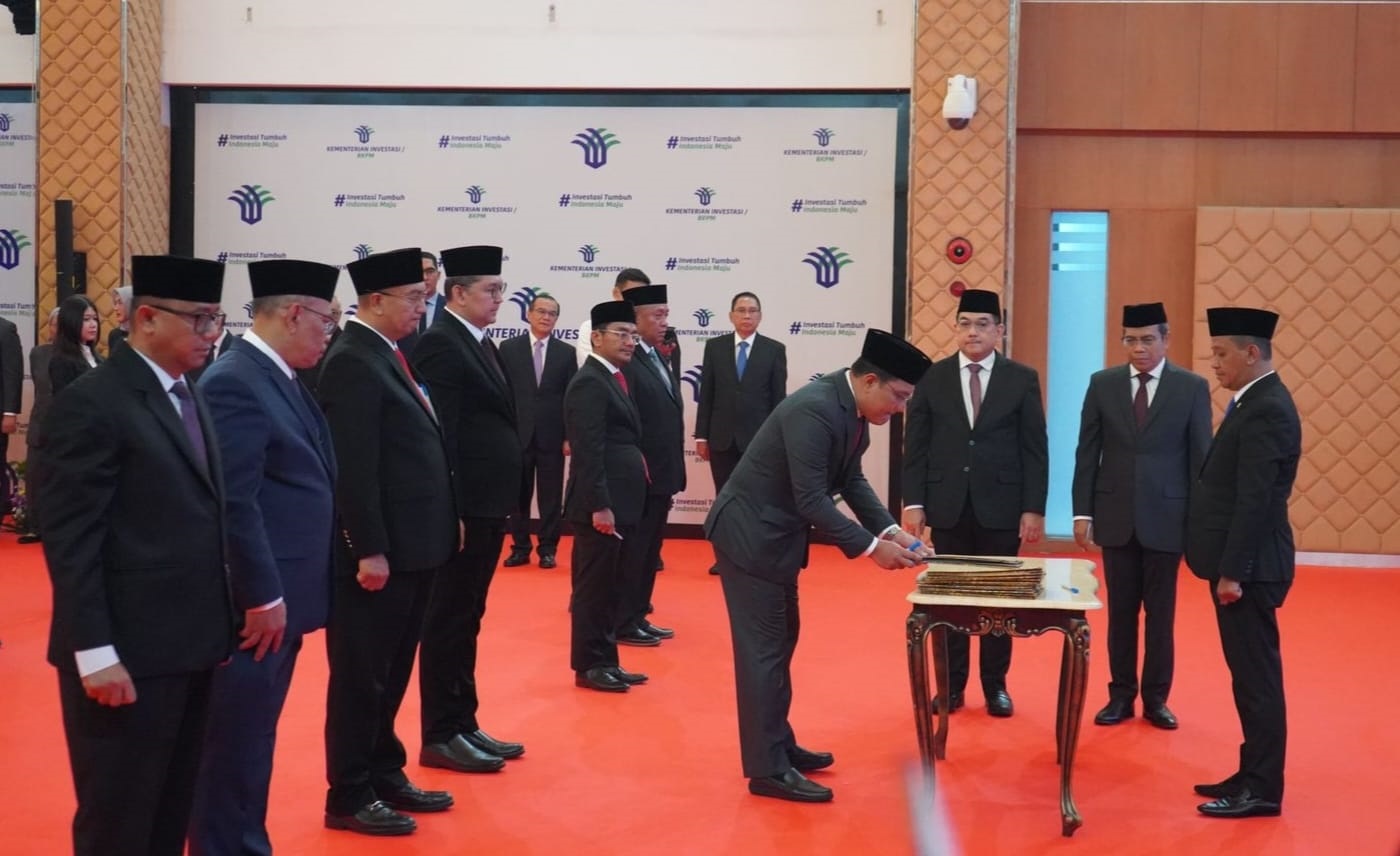 Pj. Bupati Padanglawas, Dr. Edy Junaedi Harahap, S.STP, M.Si dilantik sebagai pejabat eselon I, sebagai Deputi Bidang Pengendalian Pelaksanaan Penanaman Modal Kementerian Investasi/BKPM RI padaKamis (6/6) di kantor Keminvest. (Waspada/Ist)