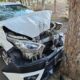 Kondisi Toyota Yaris BL 1562 JW saat menabrak pohon asam di bahu jalan Abdulllah Ujung Rimba, Banda Aceh, usai menghindari tabrakan dengan mobil lain. (Waspada/Zafrullah)