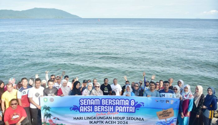 Senam Bersama Dan Aksi Bersih Pantai Peringati Hari Lingkungan Hidup Sedunia