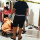 Tim Inafis Satreskrim Polresta Banda Aceh usai melakukan olah TKP dan akan jenazah Danny yang ditemukan tewas di kamar kos di Desa Geuceu Kaya Jato, Banda Aceh. (Waspada/Ist)