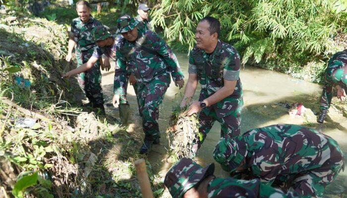 Danrem 022/PT Pimpin Pembersihan TMP Nagur Dan Aliran Sungai Di Siantar